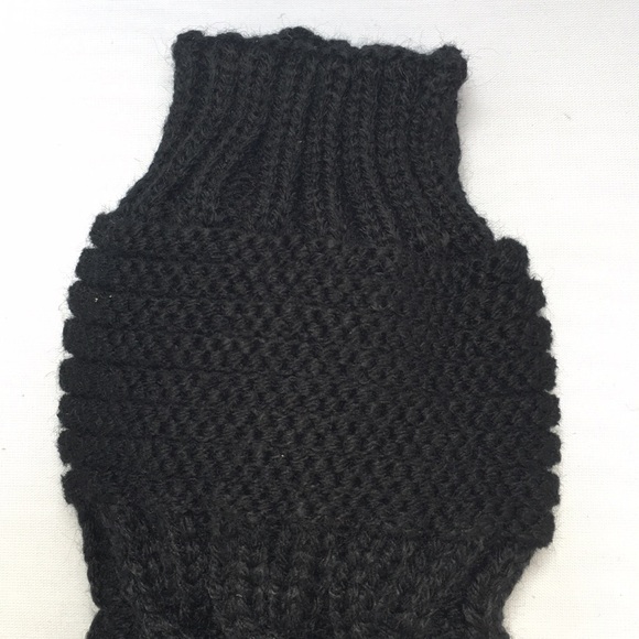 New! Black Fingerless Gloves - Picture 3 of 6